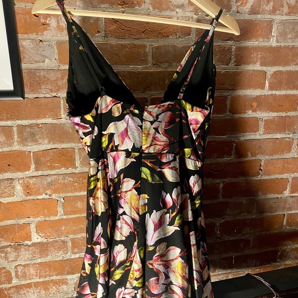 Black Mini NBD dress with Floral Print - Picture 4 of 4